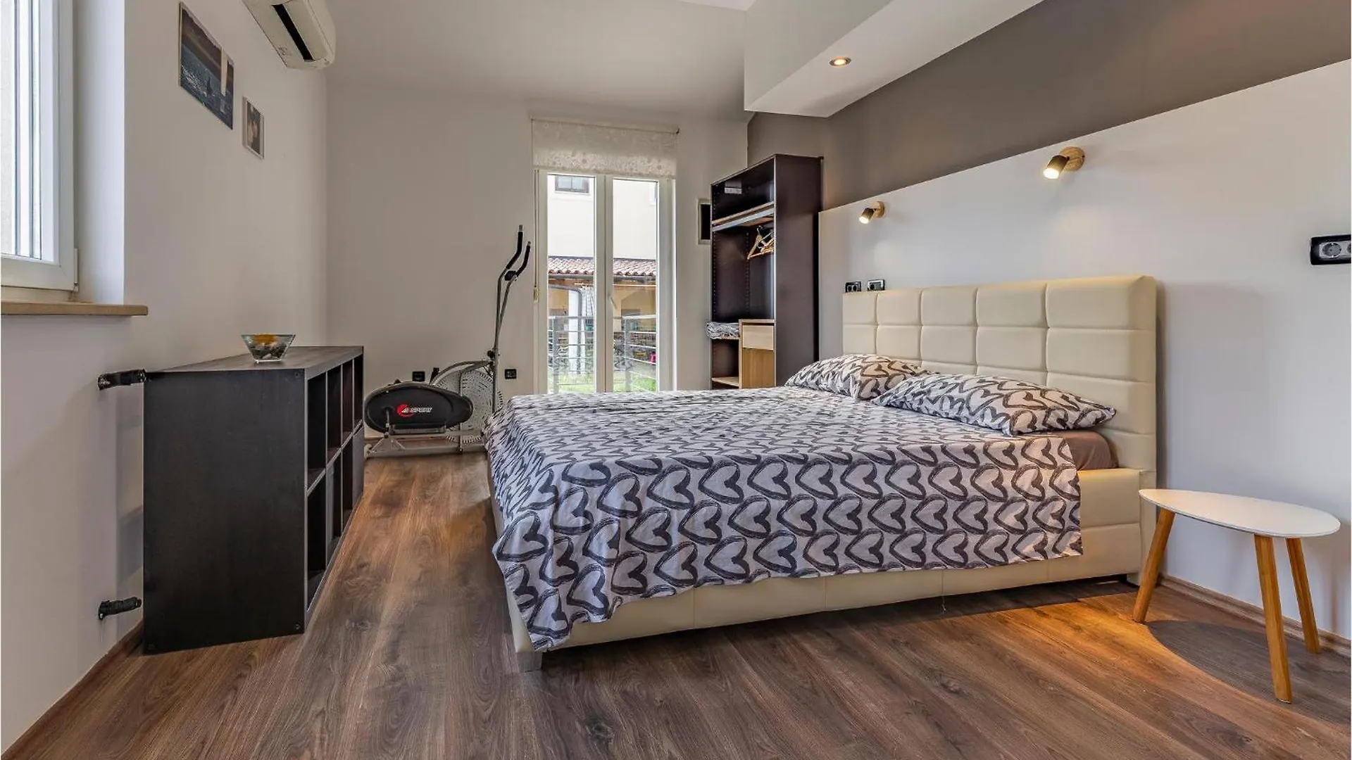 Gorgeous Home In Sisan With Kitchen Vakantiehuis