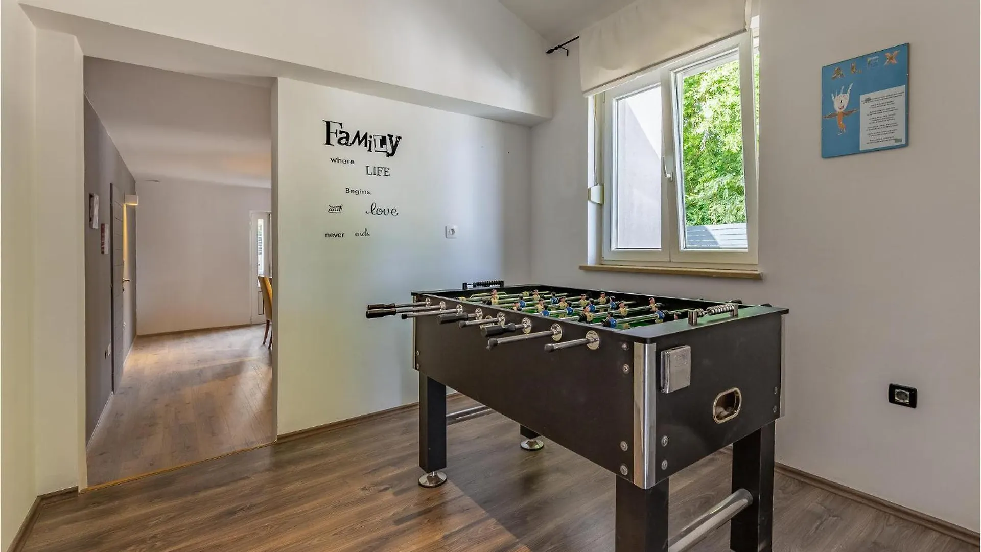 Gorgeous Home In Sisan With Kitchen Holiday home