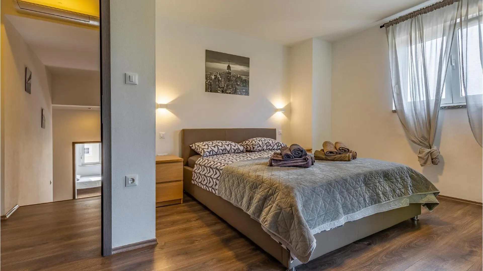 Gorgeous Home In Sisan With Kitchen