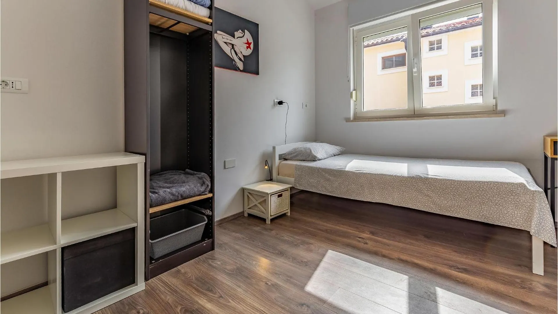 Gorgeous Home In Sisan With Kitchen