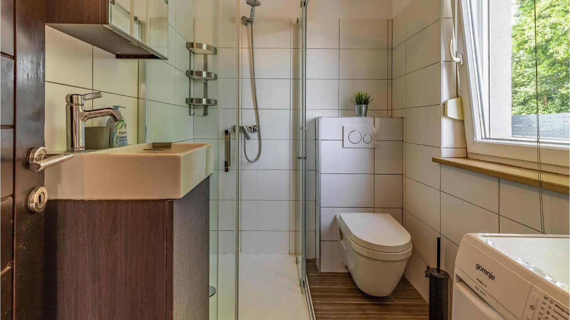 Gorgeous Home In Sisan With Kitchen Holiday home